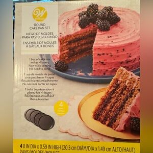 Wilton 8-inch Round Cake Pan Set, NIB never used